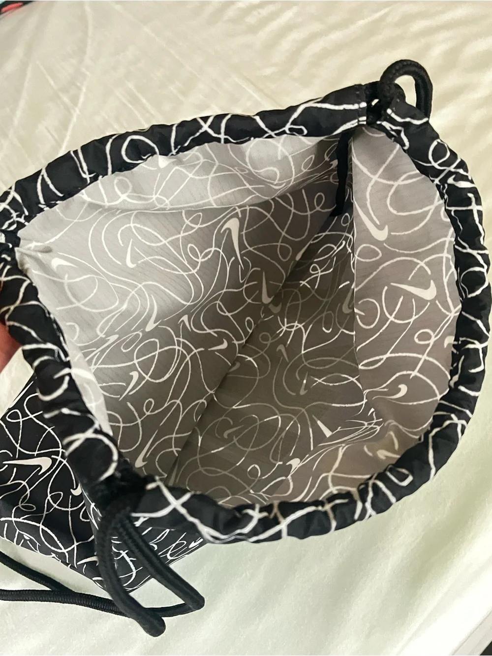 Nike Unisex Kid’s Black & White Scribble Drawstring Bag No Inner Pockets NWOT
